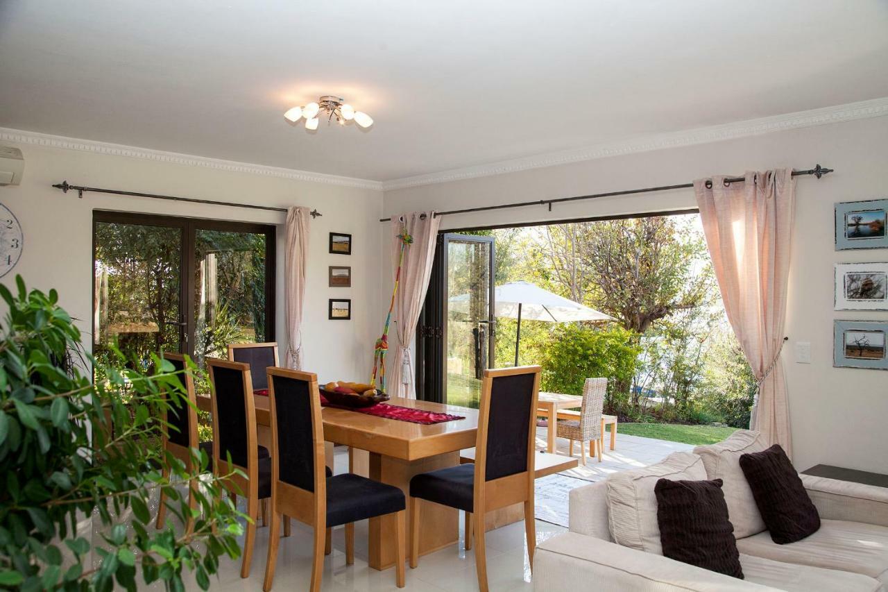 Rivendell Hotell Hartbeespoort Exteriör bild