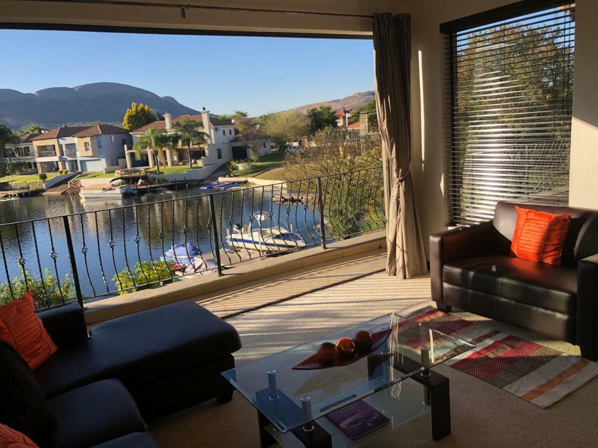Rivendell Hotell Hartbeespoort Exteriör bild