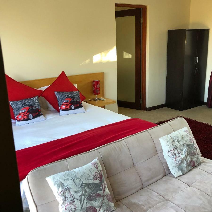 Rivendell Hotell Hartbeespoort Exteriör bild