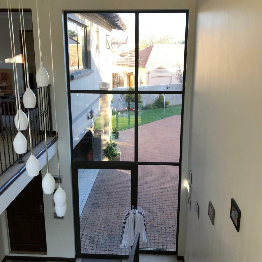 Rivendell Hotell Hartbeespoort Exteriör bild