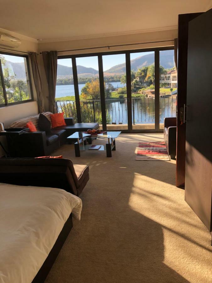 Rivendell Hotell Hartbeespoort Exteriör bild