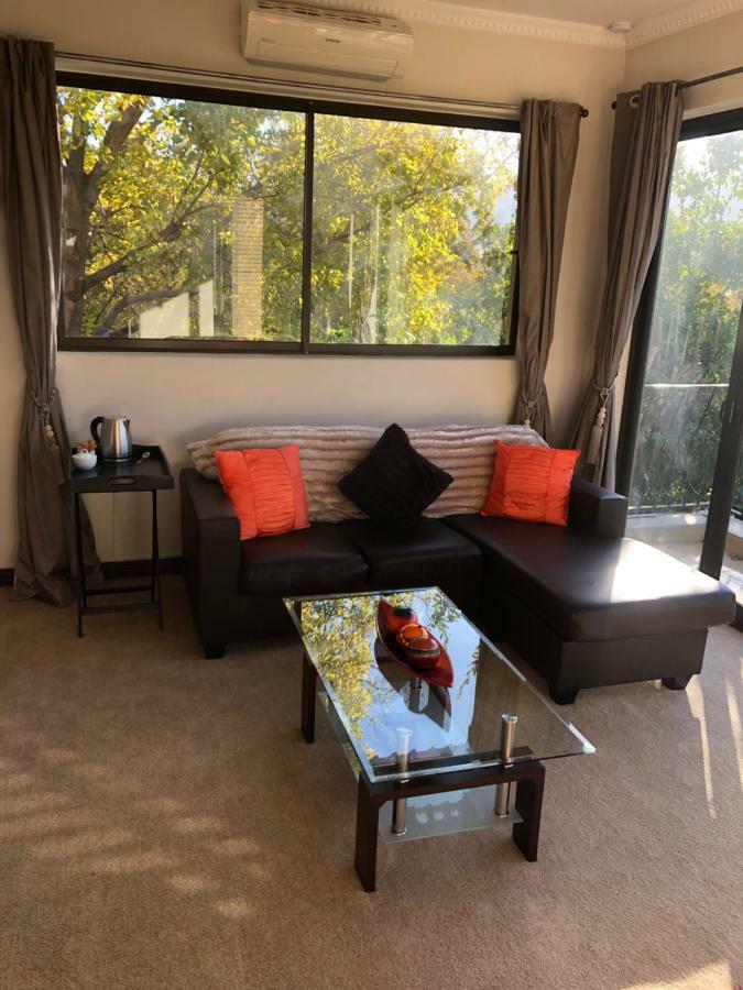 Rivendell Hotell Hartbeespoort Exteriör bild